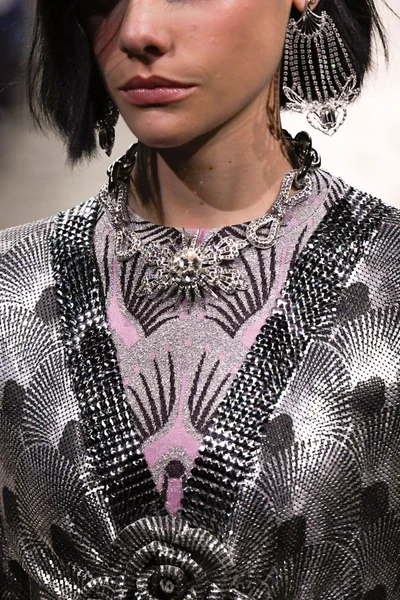Look 55